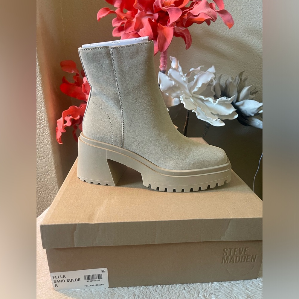 Steve Madden boots BRAND NEW!